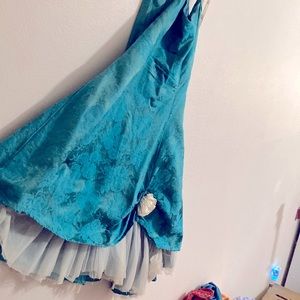 Used vintage dress by Jump Apparel. Textured rose satin/thread exterior, zips.